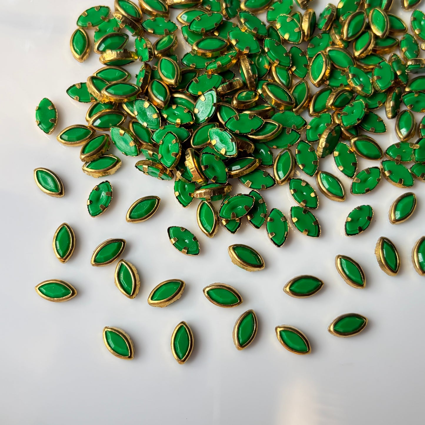 Kundan Stones 8k EYE (10 Grams) Light green