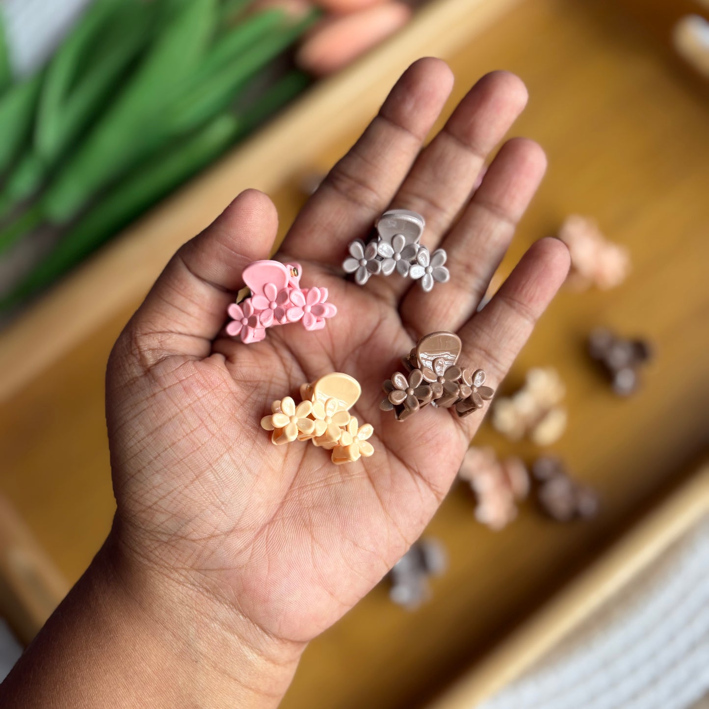 Flower Claws (24 Pieces)