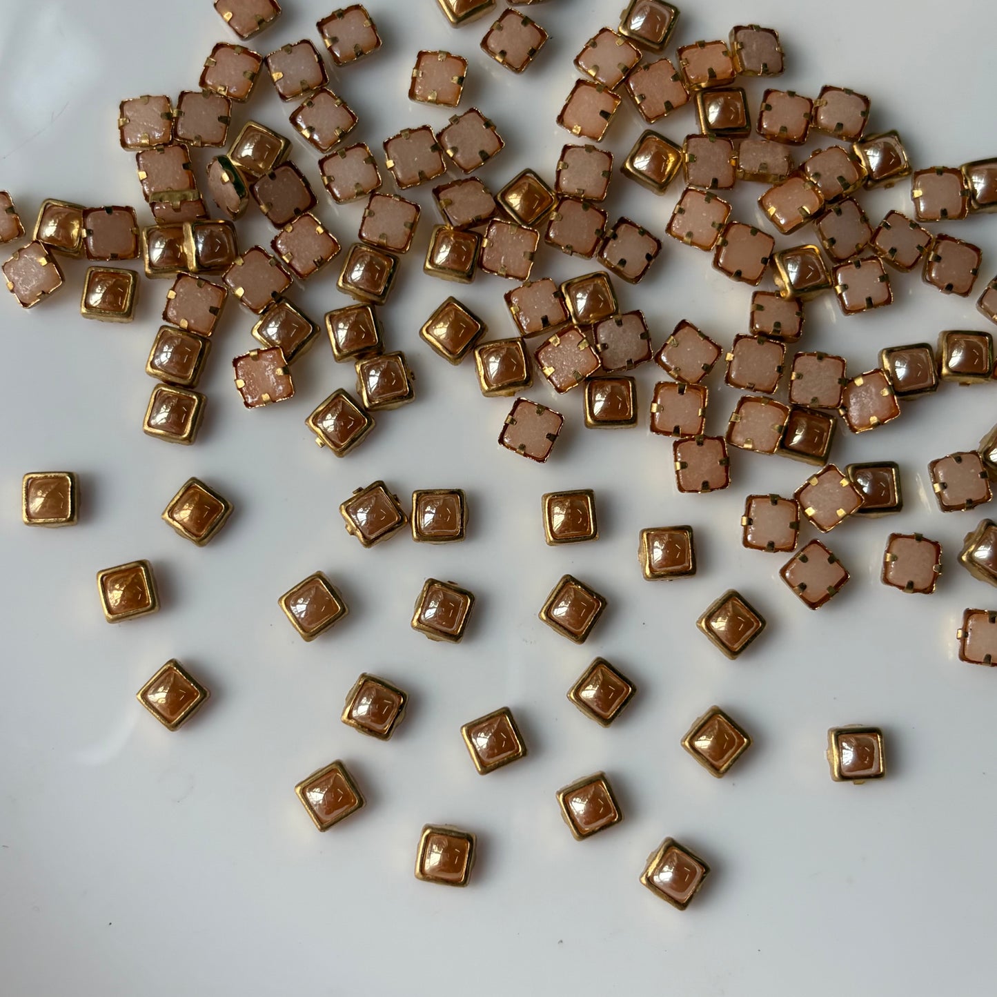 Ceramic Kundan Square 4/4 Gold (10 Grams)