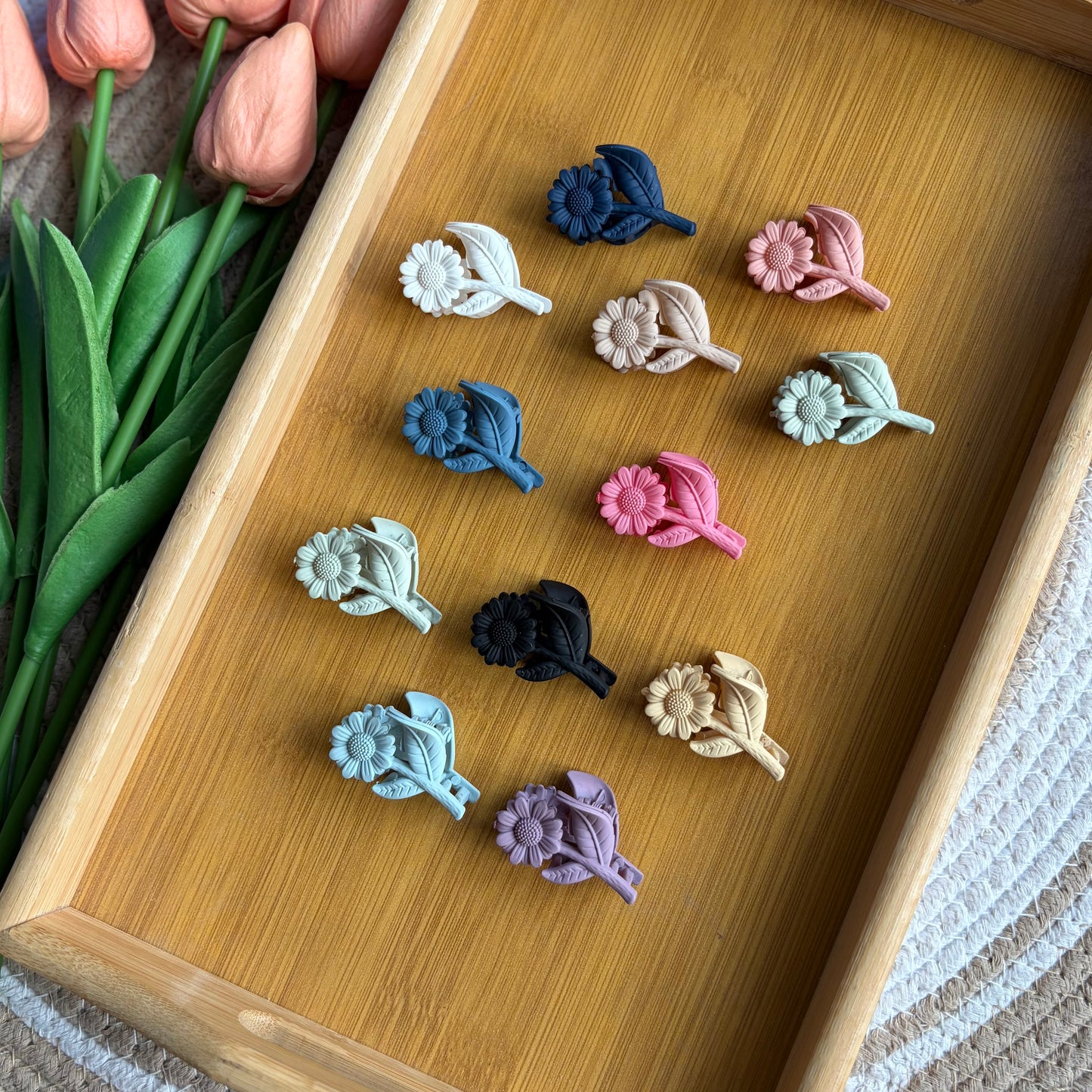 Matte Daisy Claws (12 Pieces)