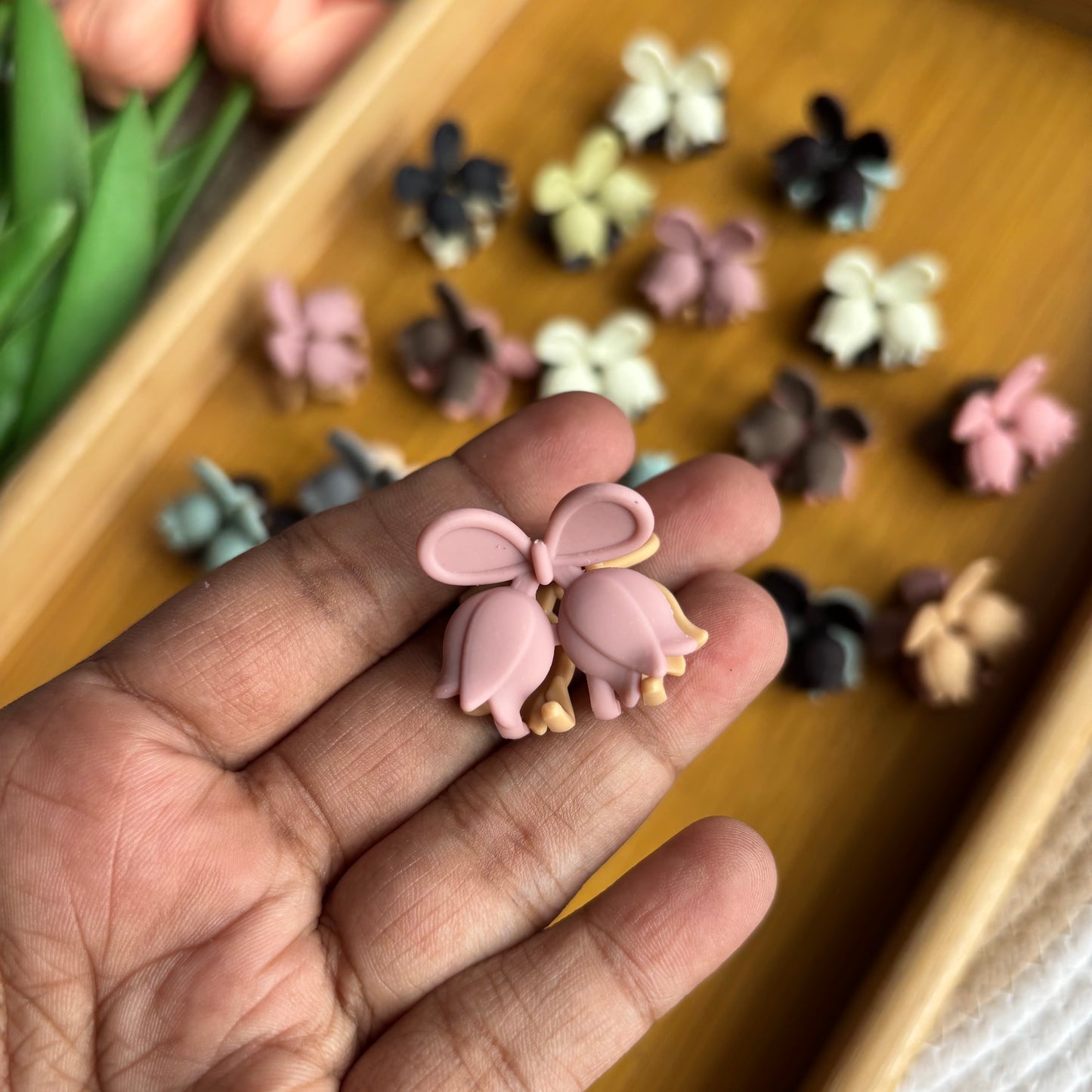 Matte Tulip Bow (12 Pieces)