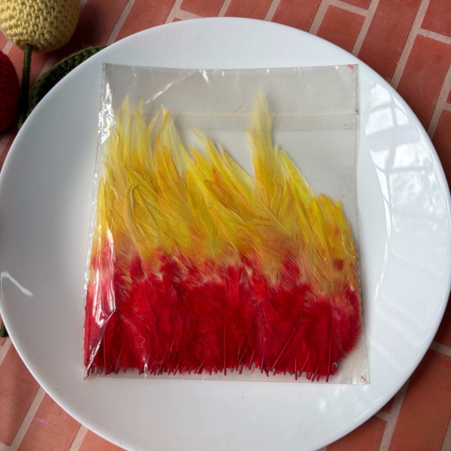 Dual Shaded Pointed Feathers (45 Feathers apx)Size - 3 - 7 Inches
