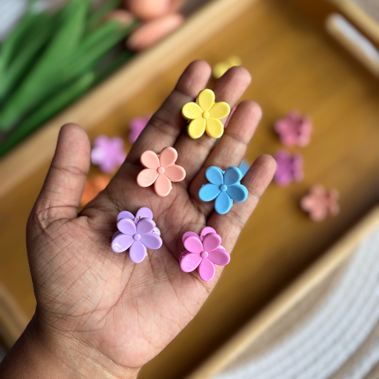 Flower Claws (24 Pieces)