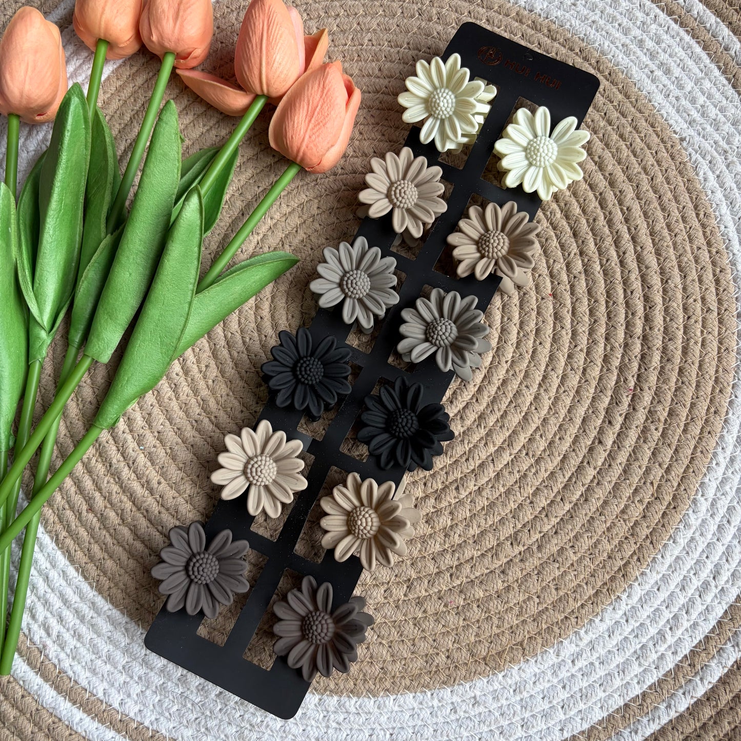 Matte Daisy Claws (12 Pieces)