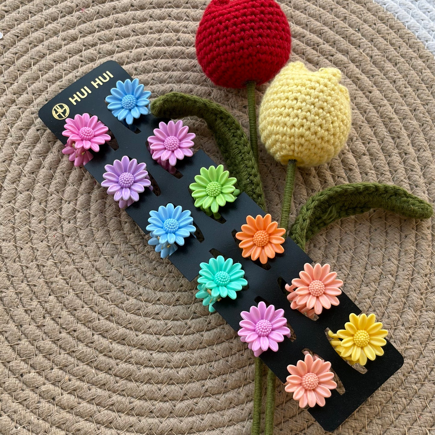 Daisy Flower Claws (12 Pieces)