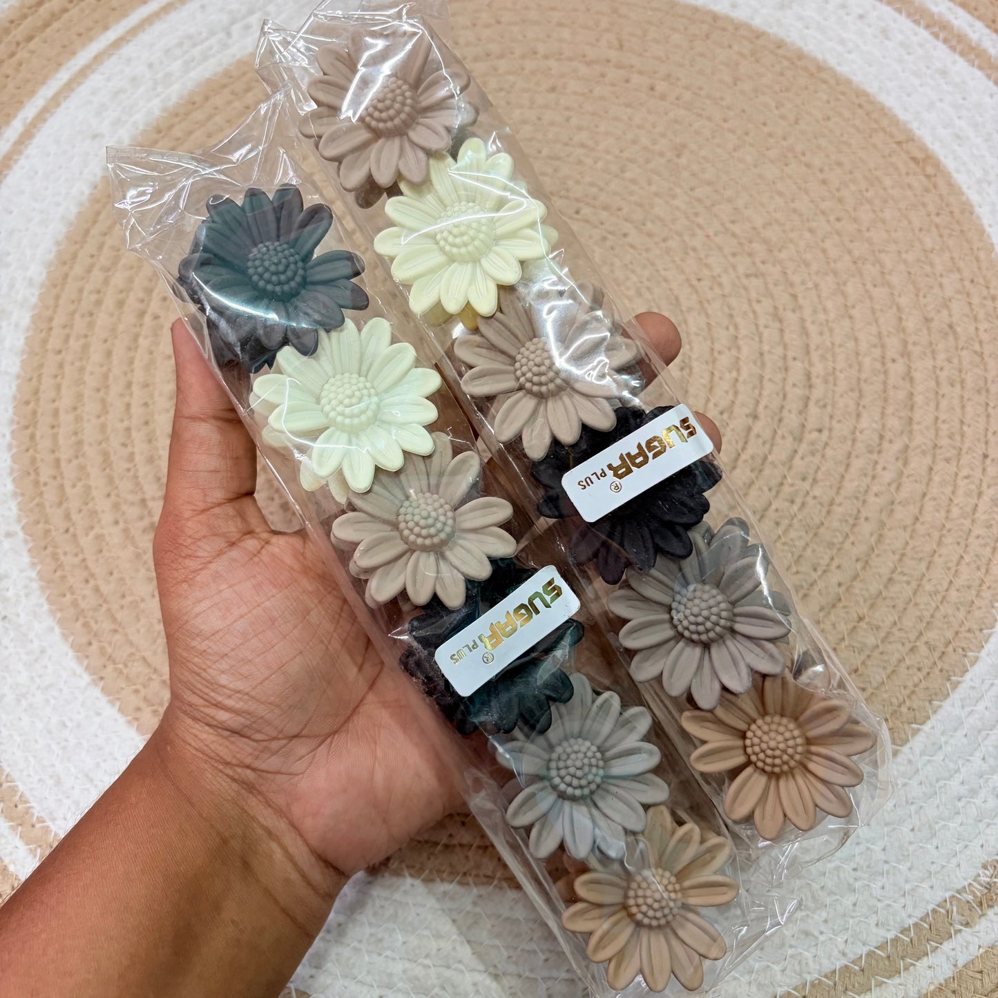 Matte Daisy (12 Pieces)