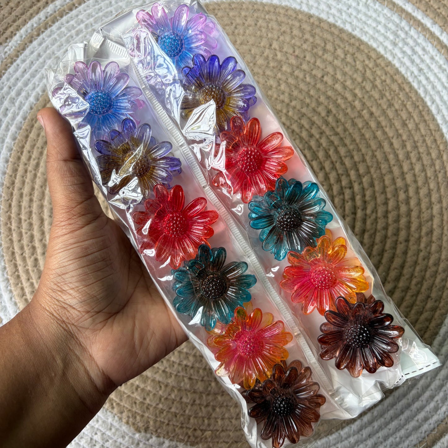 Daisy Claws (12 Pieces)