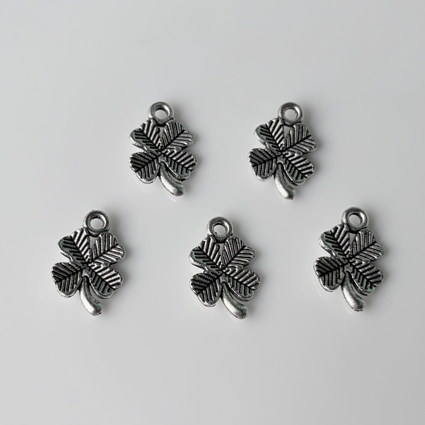 Clover Charm (10 Pieces)