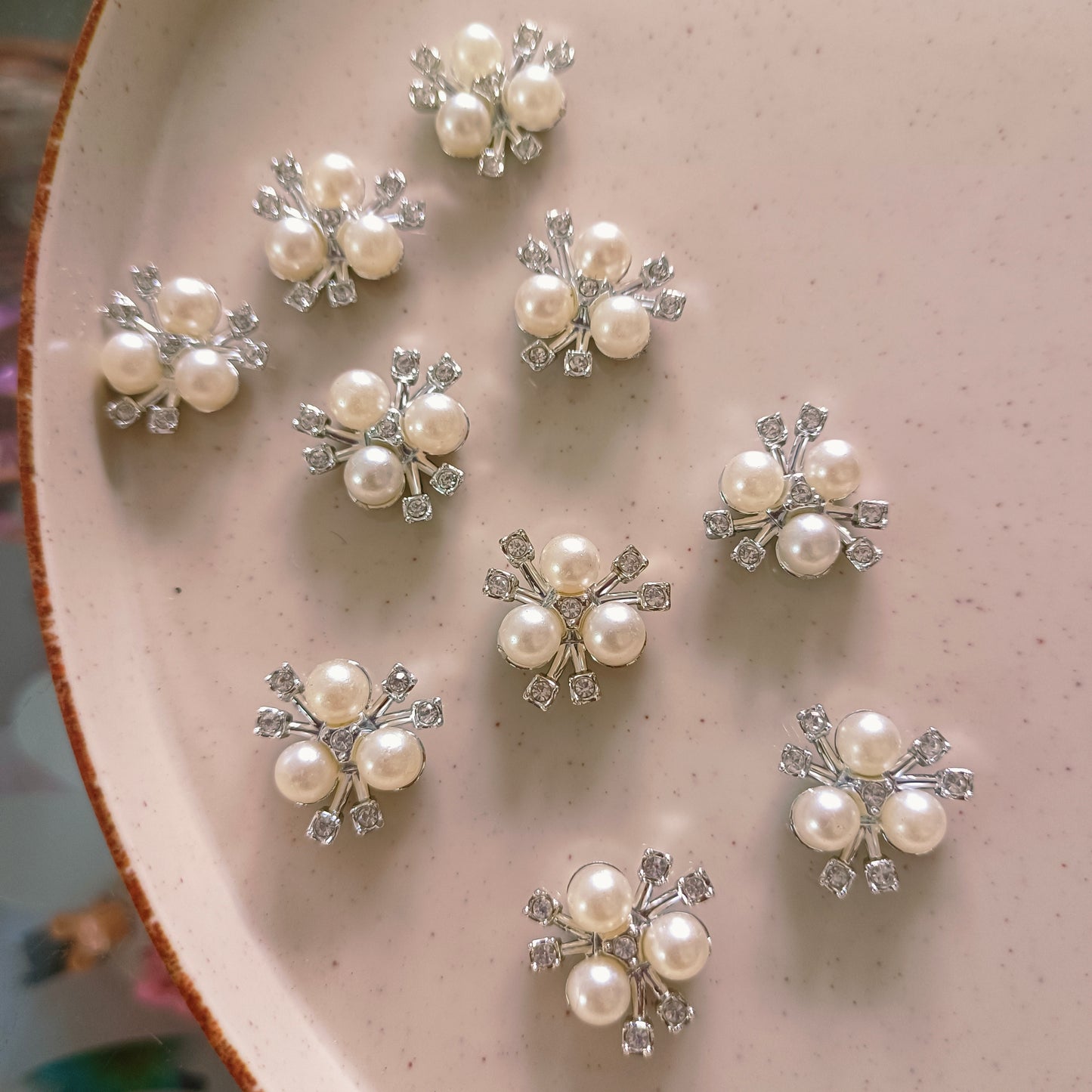 Pearl Flower Patch (10 pieces)