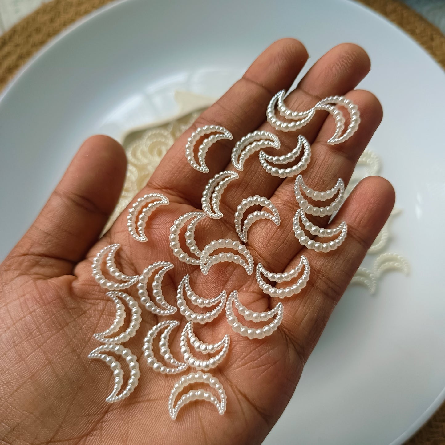 Pearl Moon ( 50 Pieces)