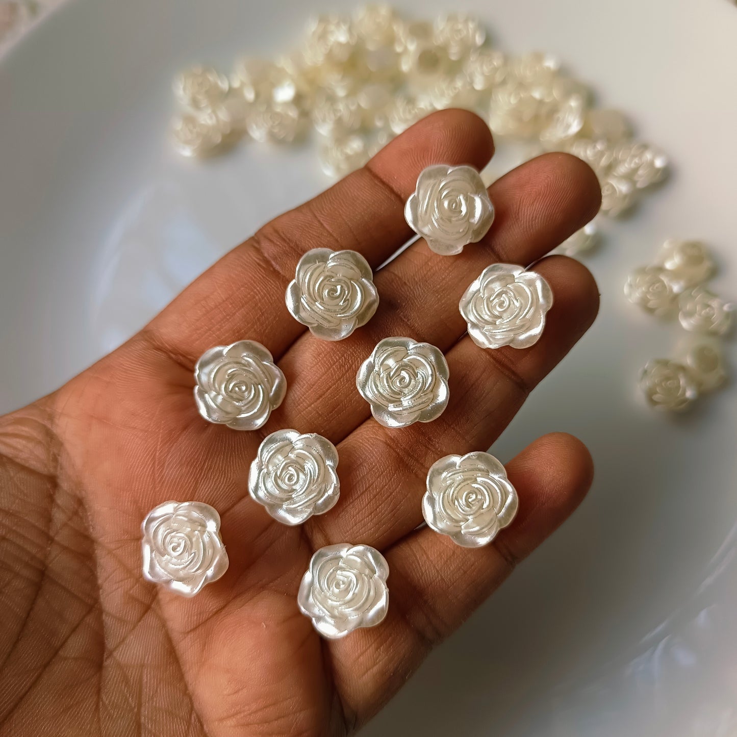 Pearl Roses (10 Grams) Medium