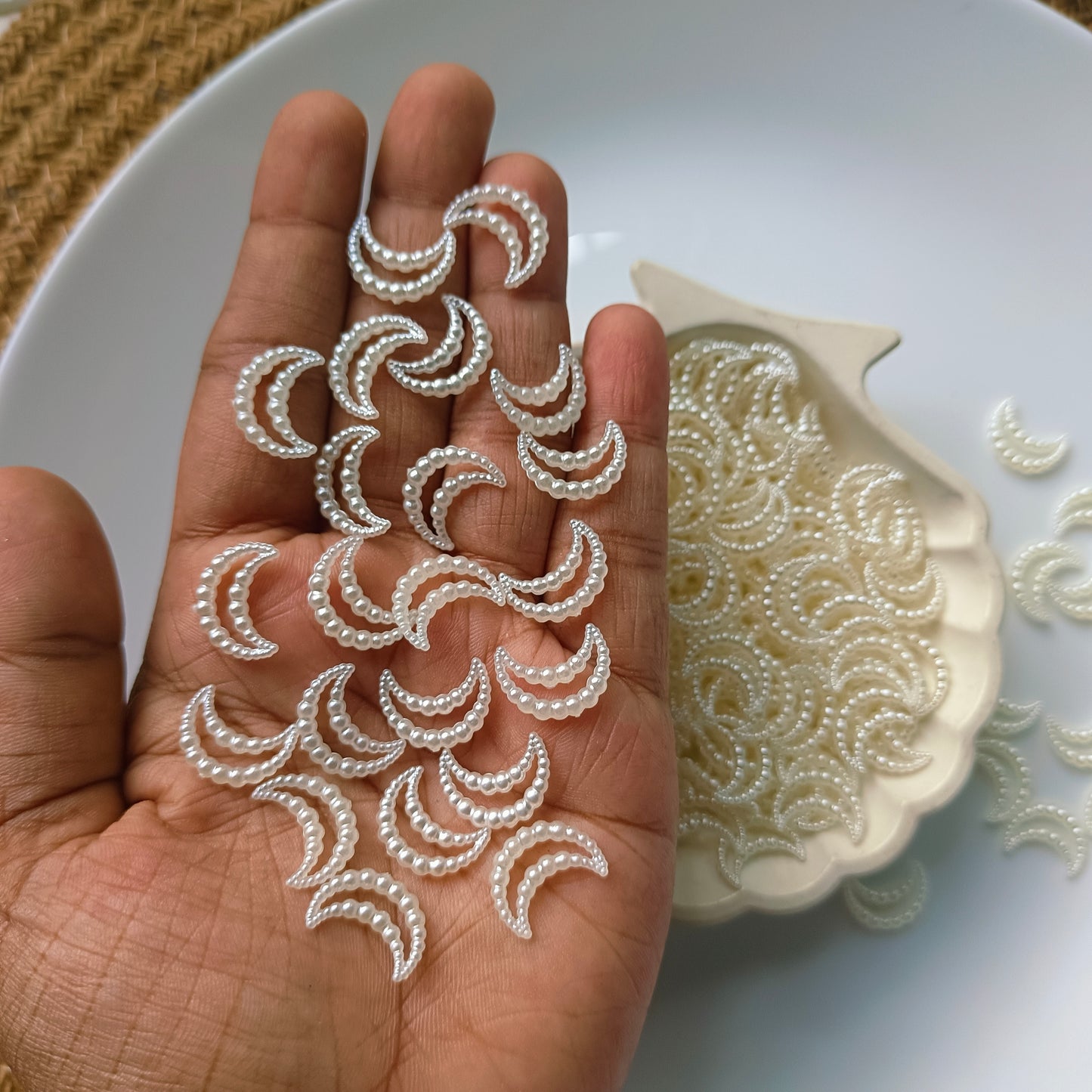 Pearl Moon ( 50 Pieces)