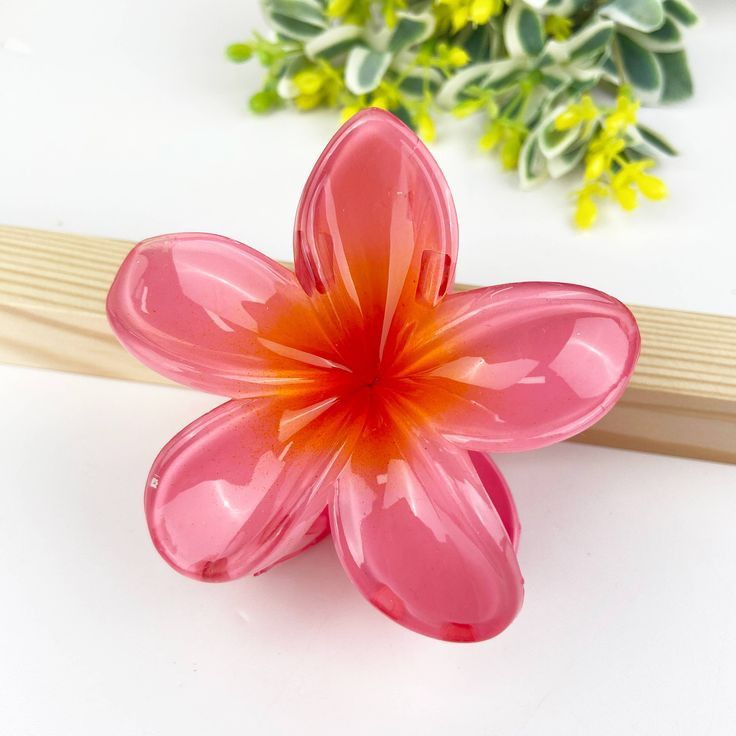 Trending Flower Claw (Medium)