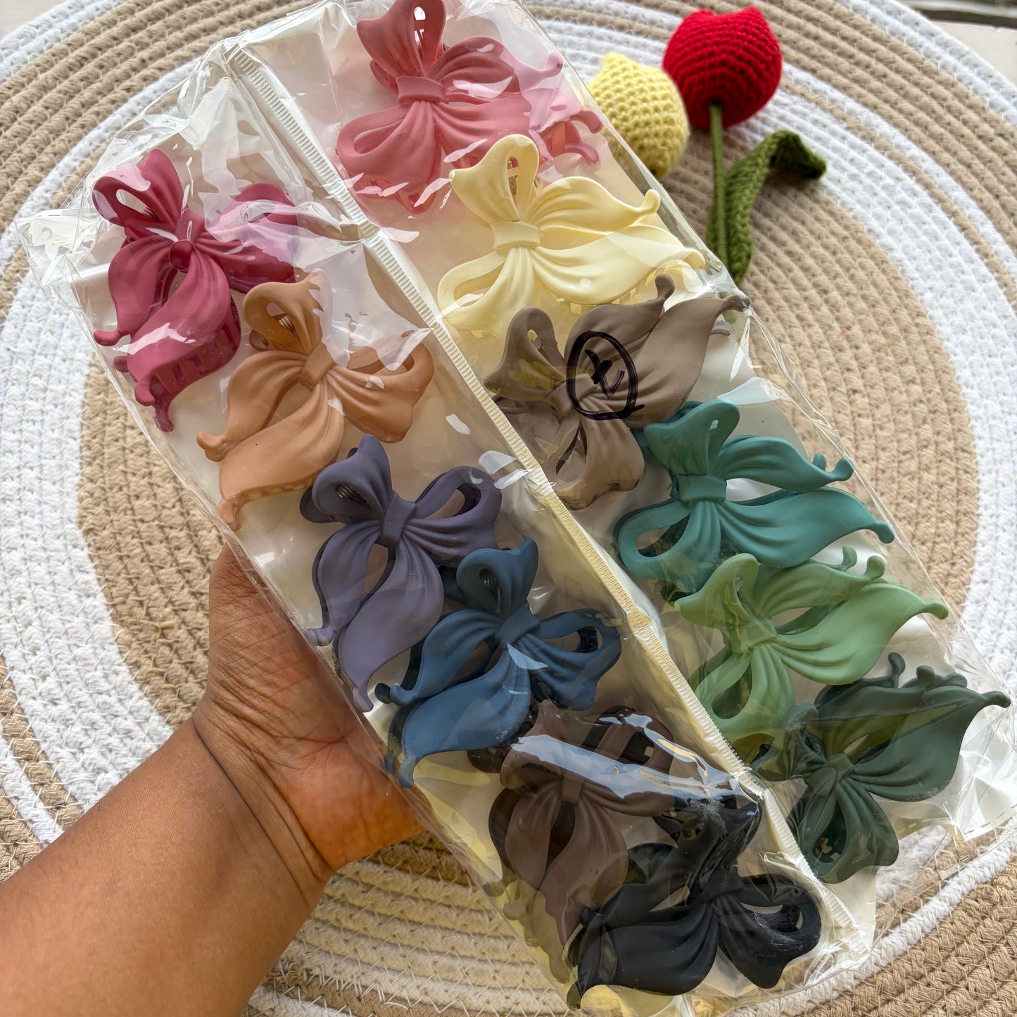Matte Bow Claw (6 Pieces )