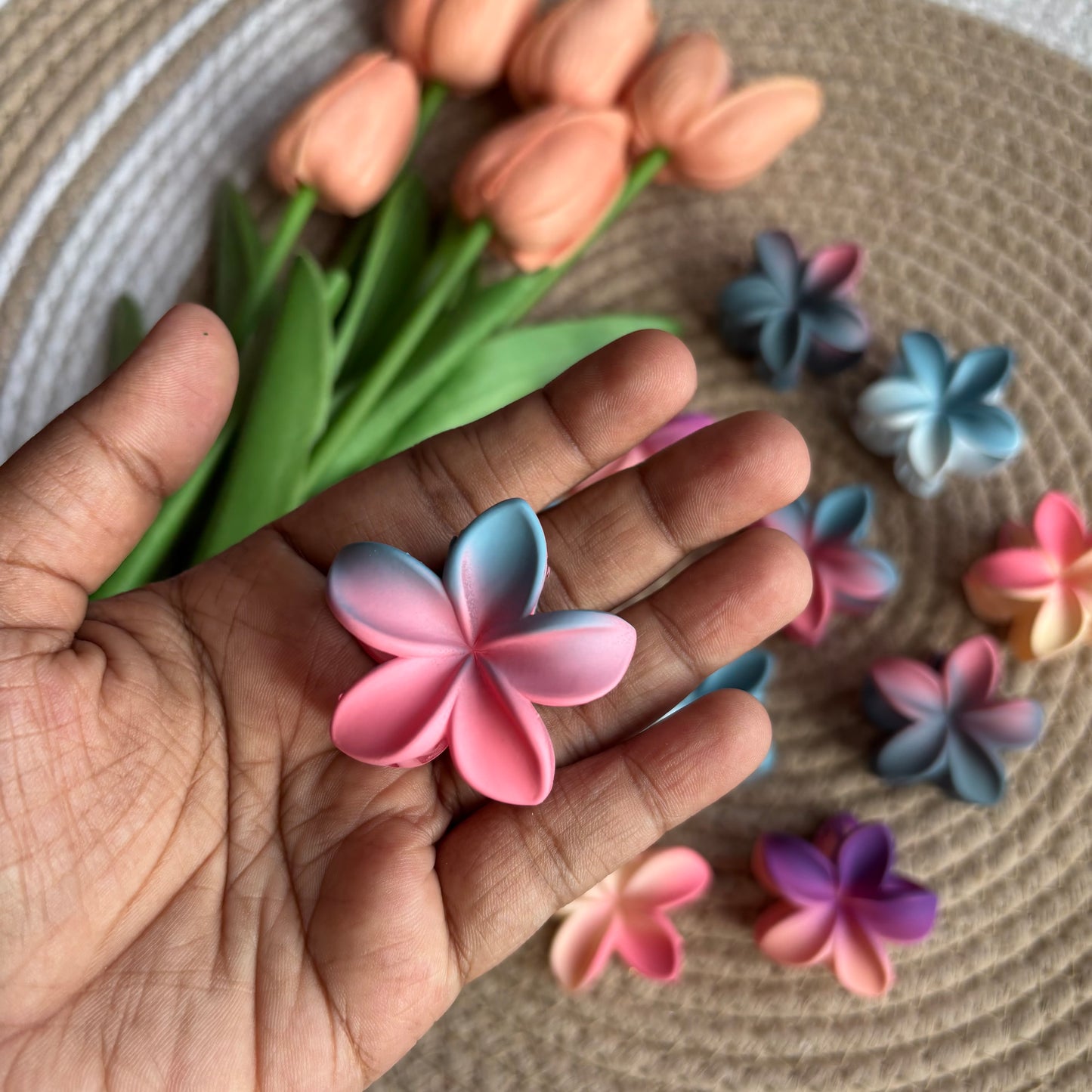 Dual Colour Flower Claws (12 Pieces)