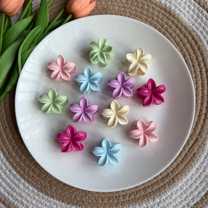 Glossy Flower (12 Pieces)