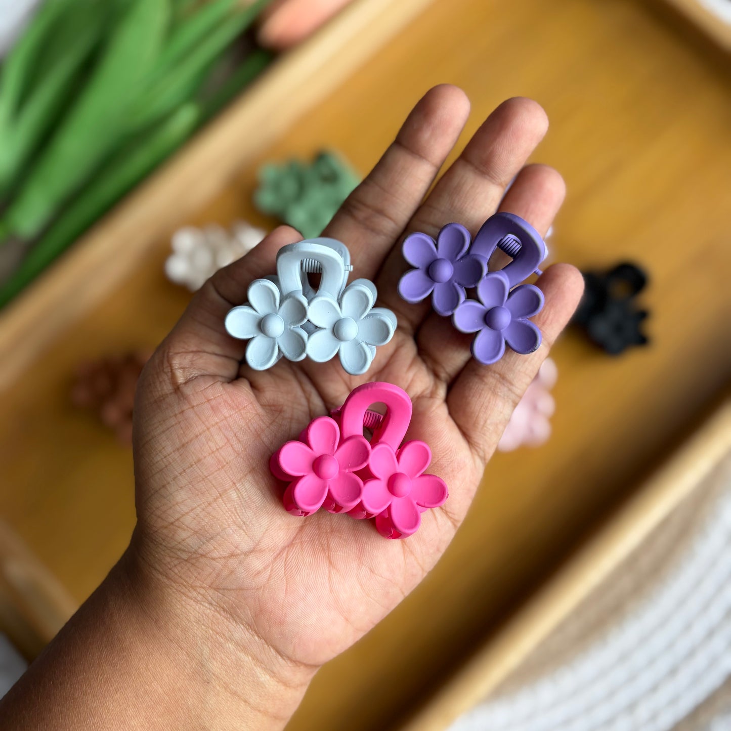 Matte Flower Claws (12 Pieces)