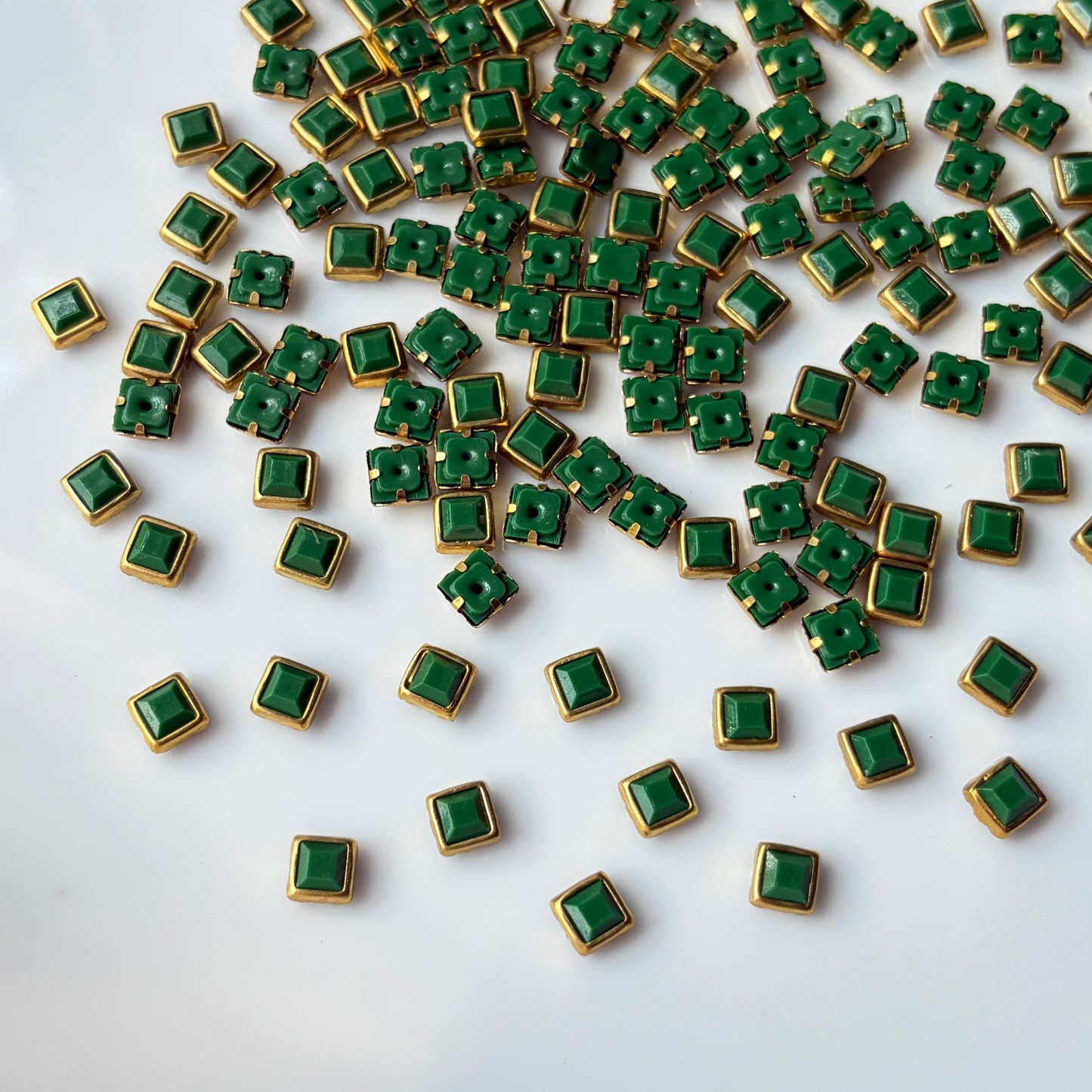 Kundan Stones SQUARE (10 Grams) Green