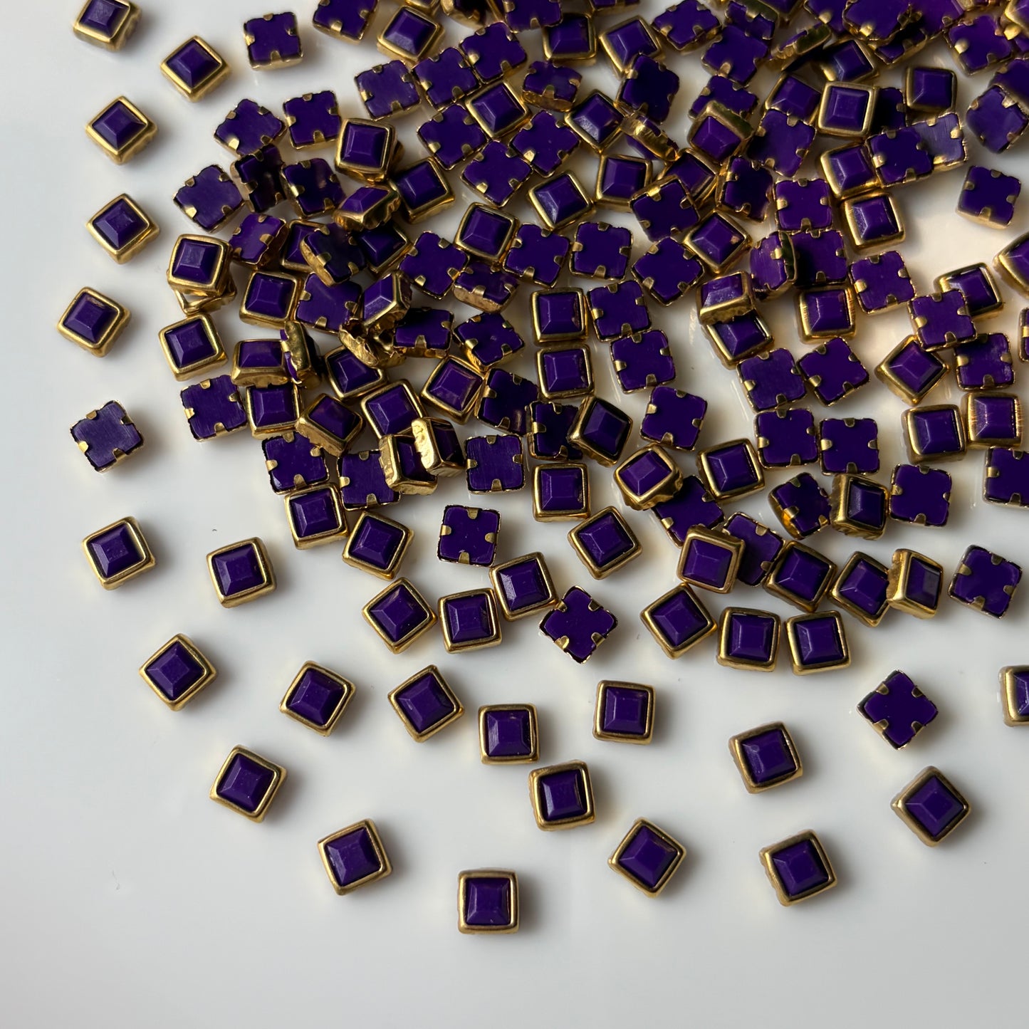 Kundan Stones SQUARE (10 Grams) Violet