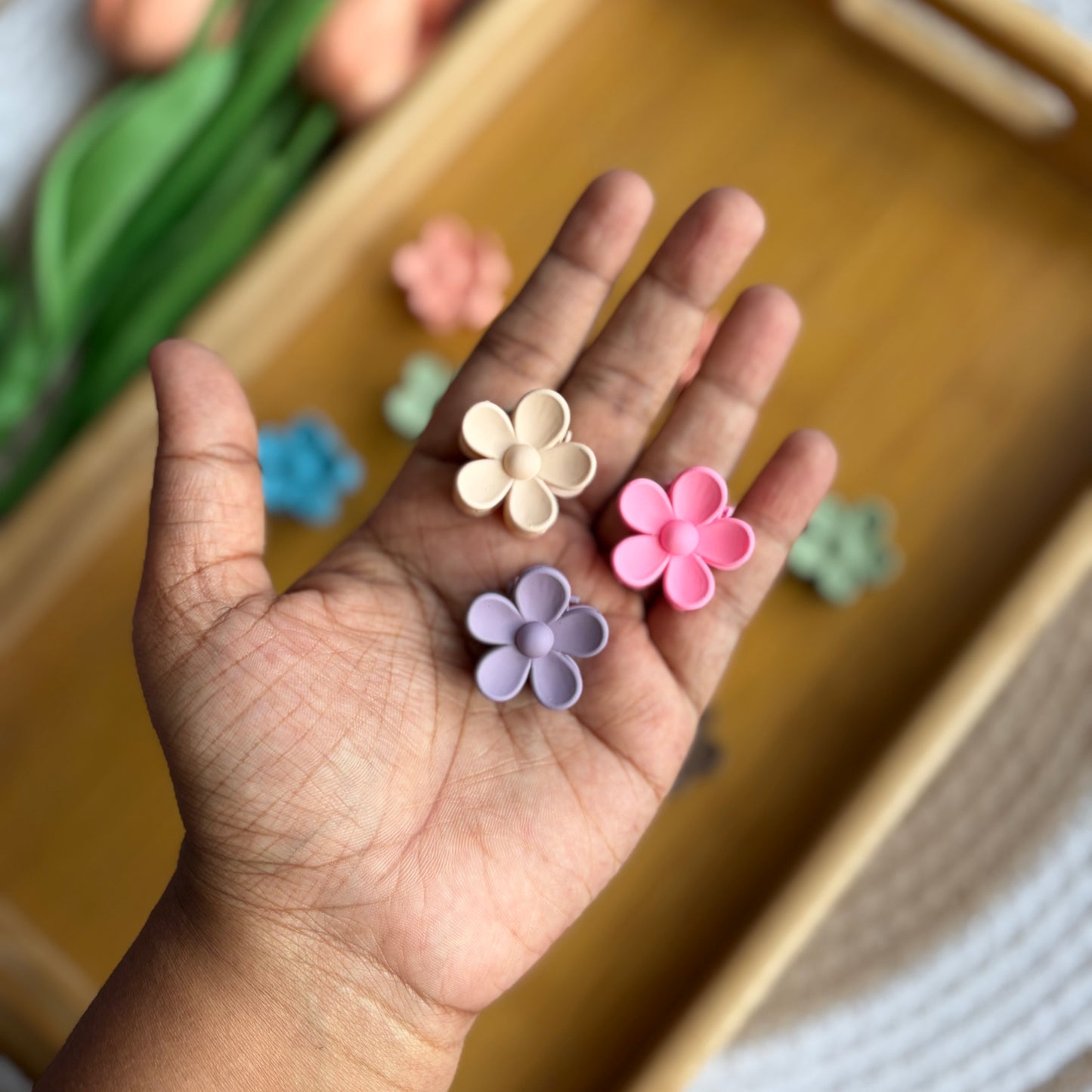 Matte Flower Claws (12 Pieces)