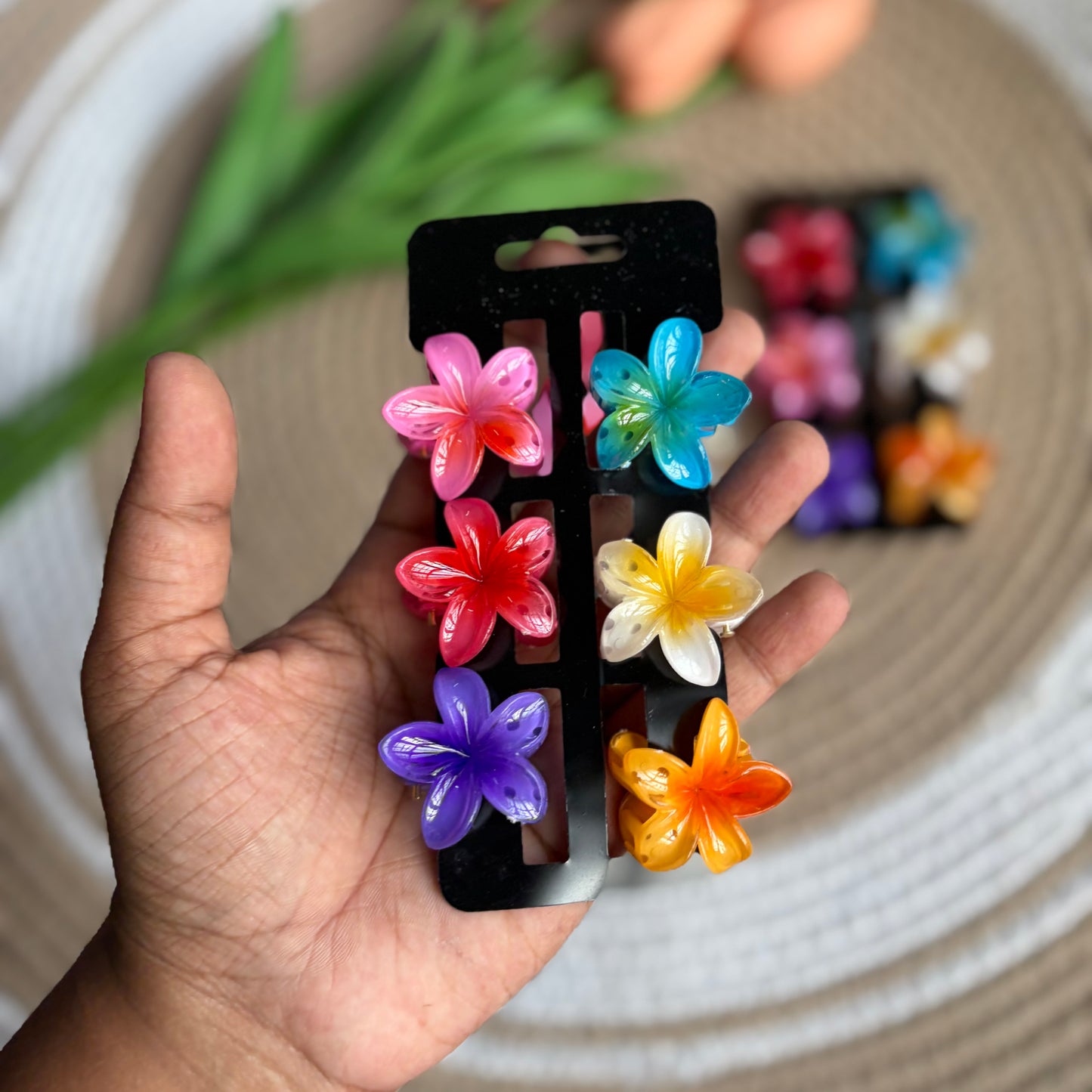 Glossy Flower Claws (18 Claws)