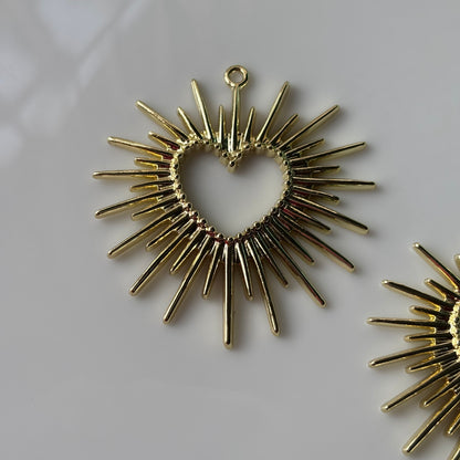 Starburst Heart -Anti Tarnish charm