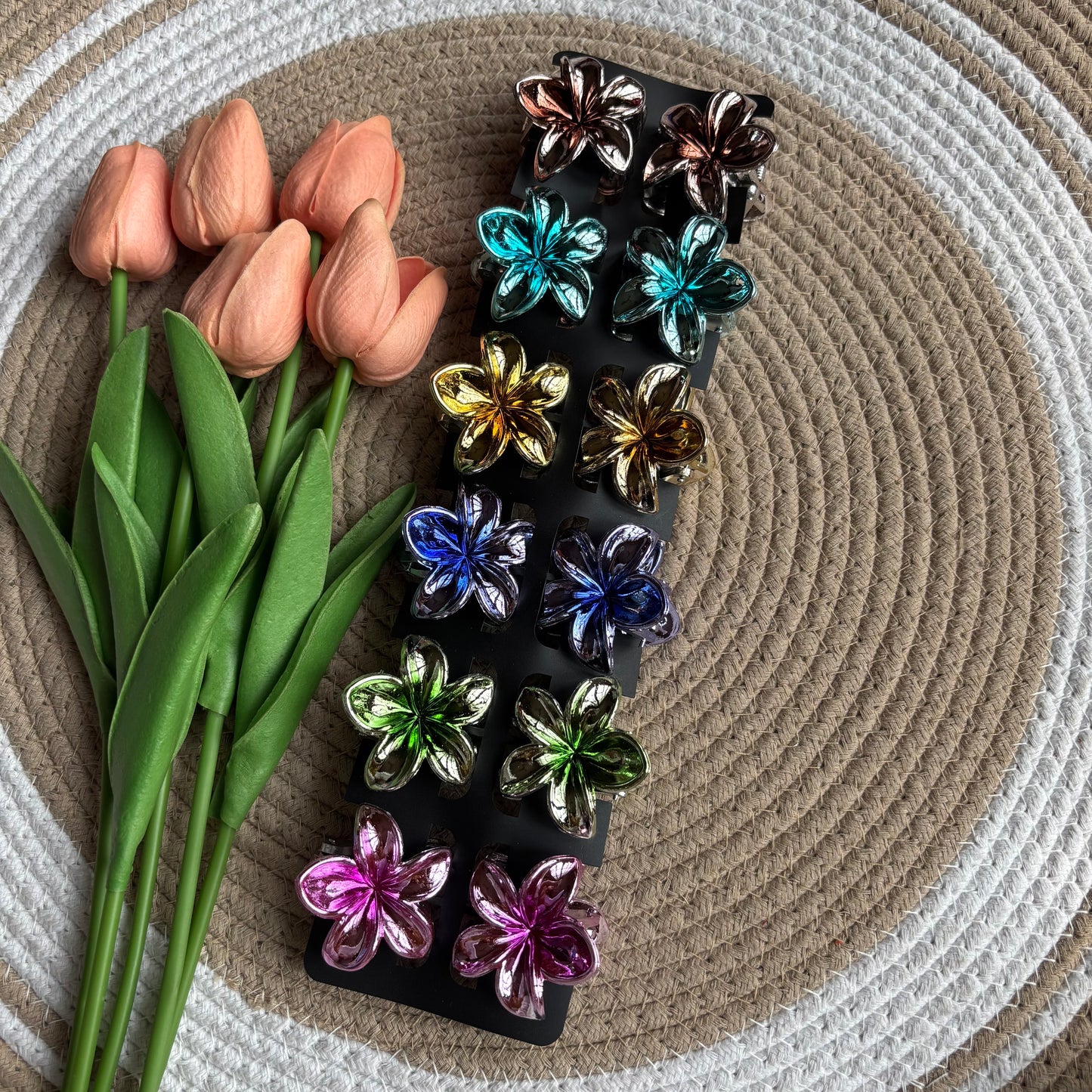 Metallic Shiny Flower Claws (12 Pieces) Medium