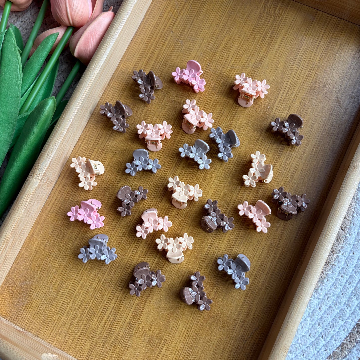 Flower Claws (24 Pieces)