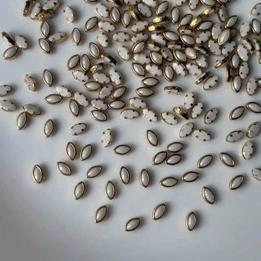 Ceramic Kundan Eye 6k White (10 Grams)