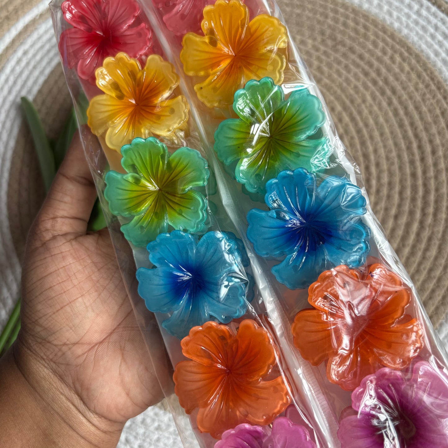 Glossy Hibiscus (12 Pieces)