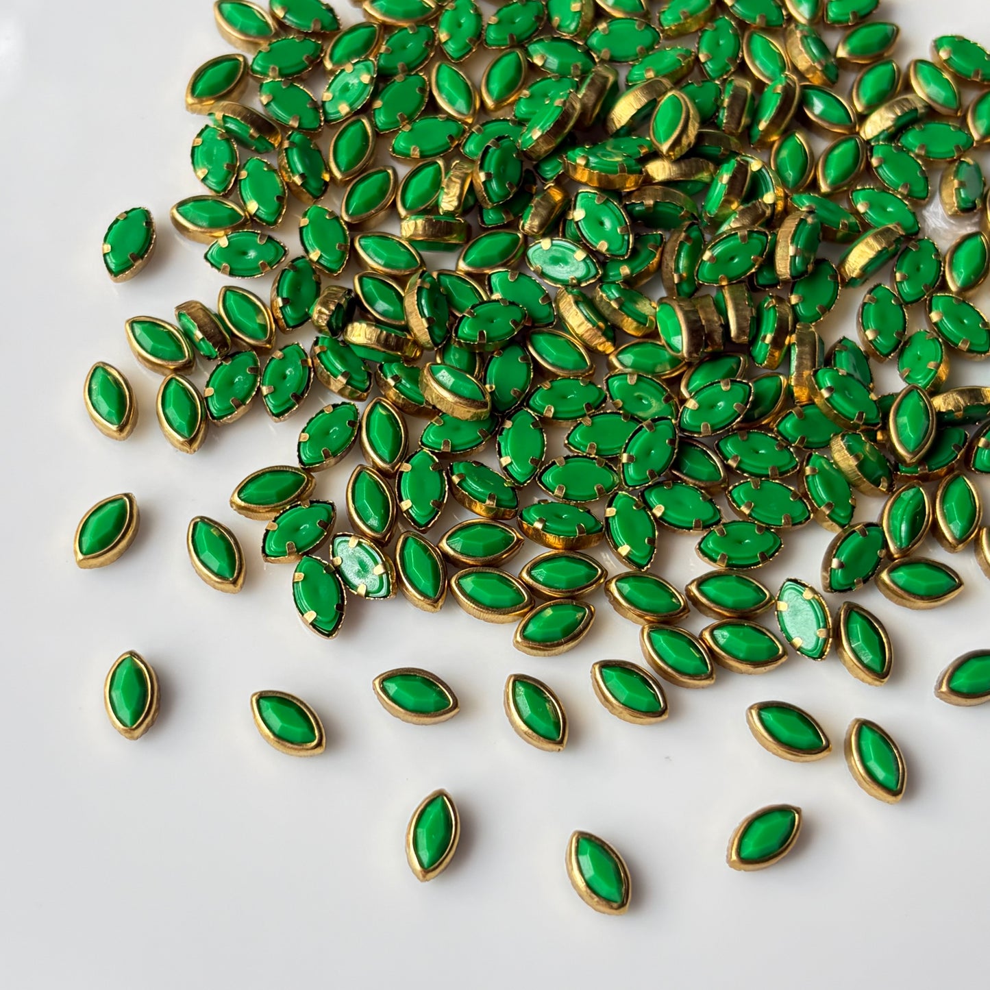 Kundan Stones EYE 6K (10 Grams) Light Green