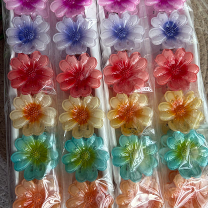 Daisy Claws (12 Pieces)