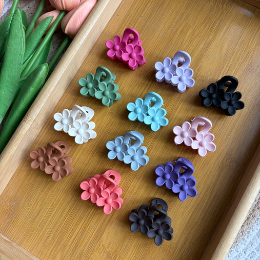 Matte Flower Claws (12 Pieces)