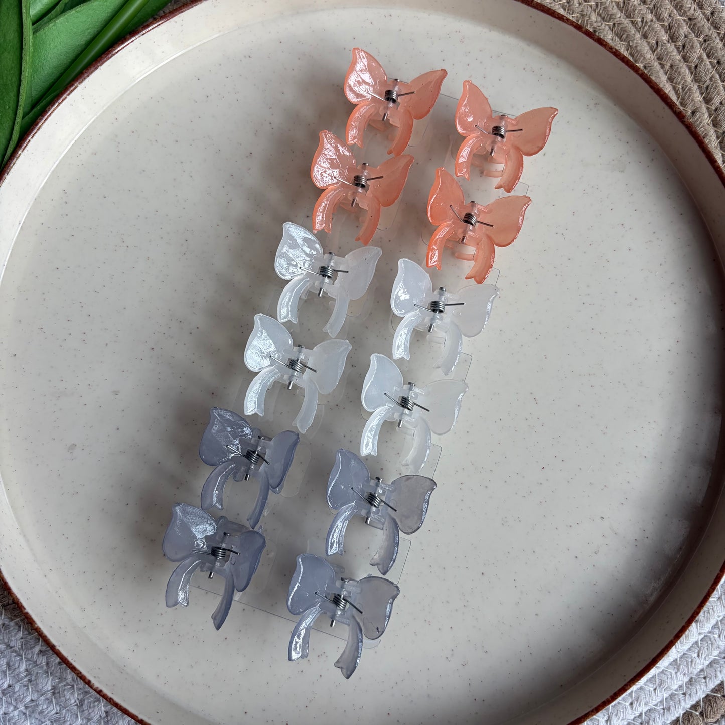 Bow Claws (12 Pieces)