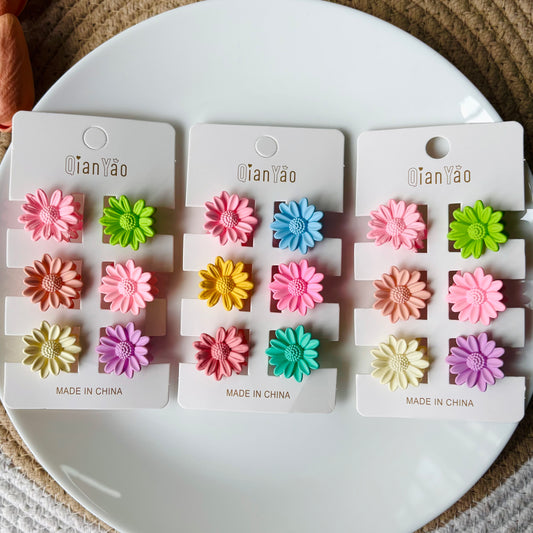 Matte Daisy Flower Claws ( 3 Cards/ 18 pieces)
