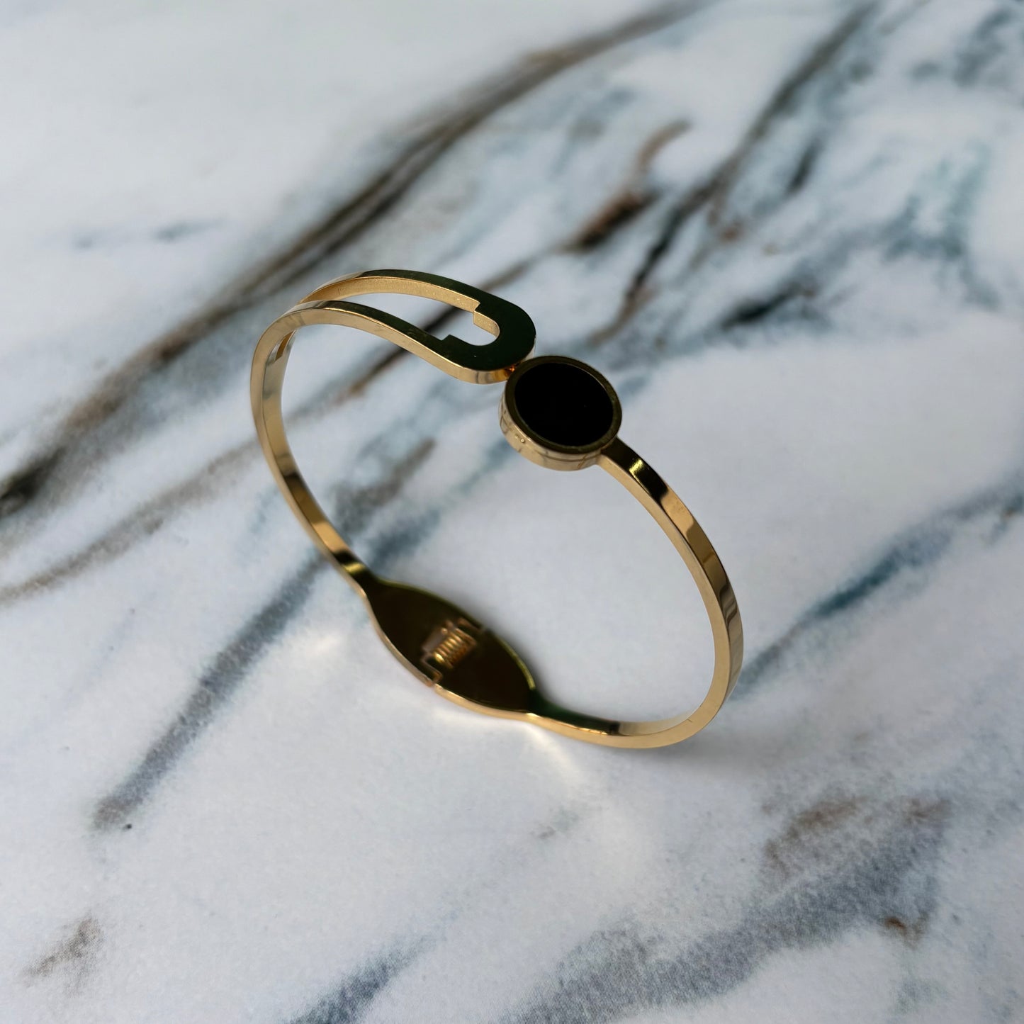 Premium Stainless Steel Bracelets Anti tarnish/Waterproof ( Pack of 4 Pieces )