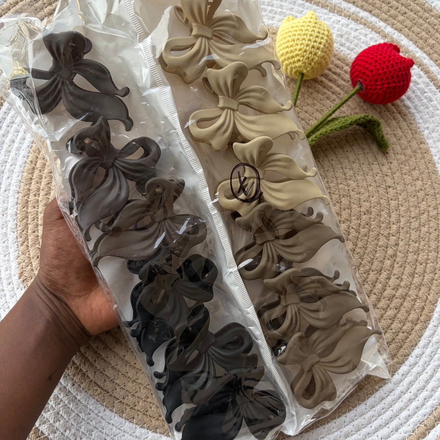 Matte Bow Claw (6 Pieces)