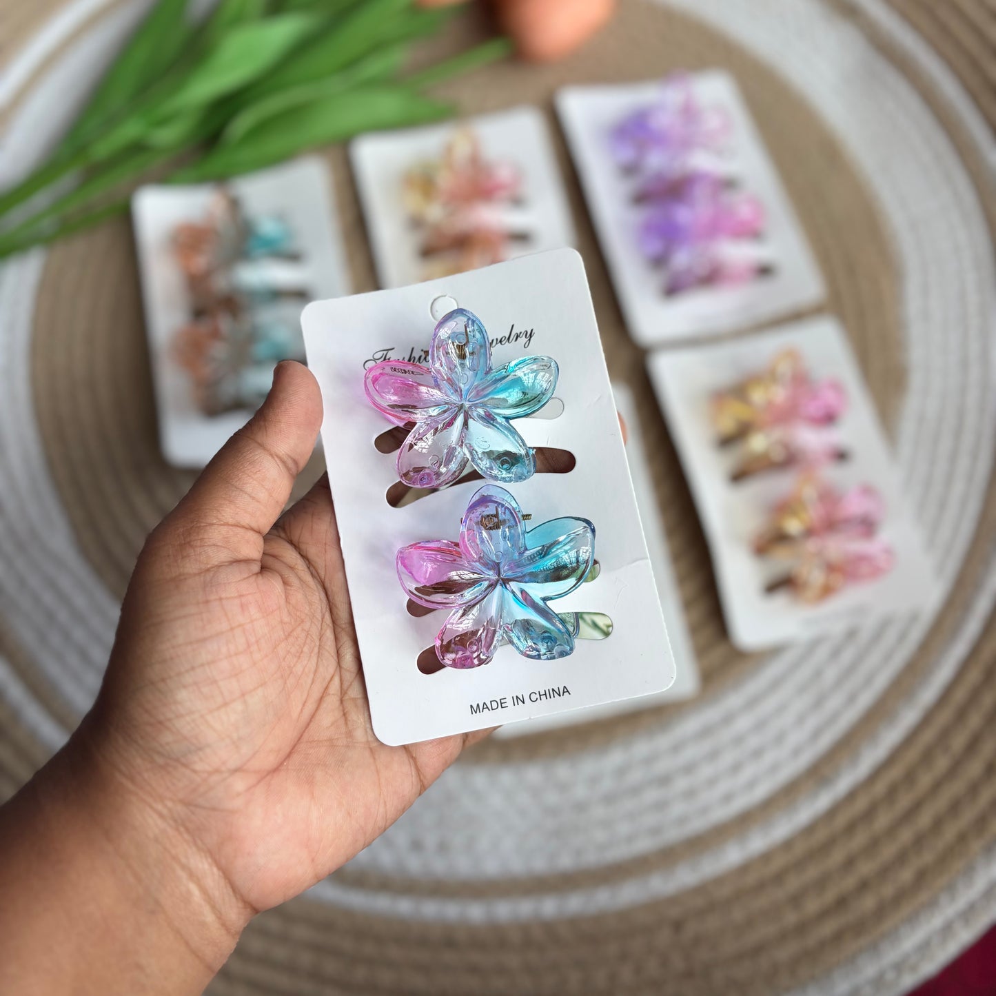 Dual Glossy Claws (12 Pieces) 6 Cards