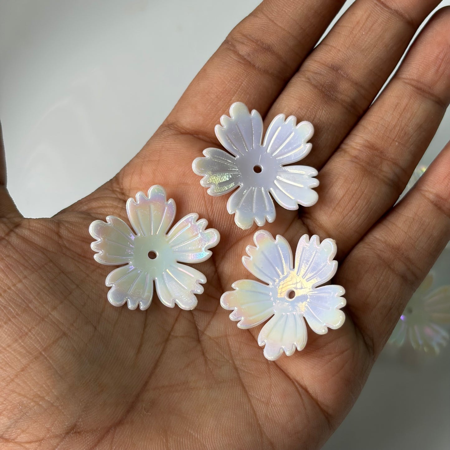 Holographic Pearl Flowers (10 Grams)