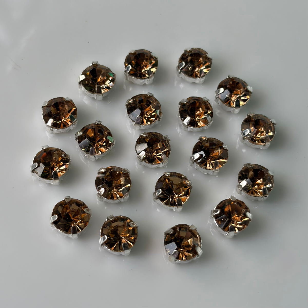 Clip Stones 8mm (6 Pieces)