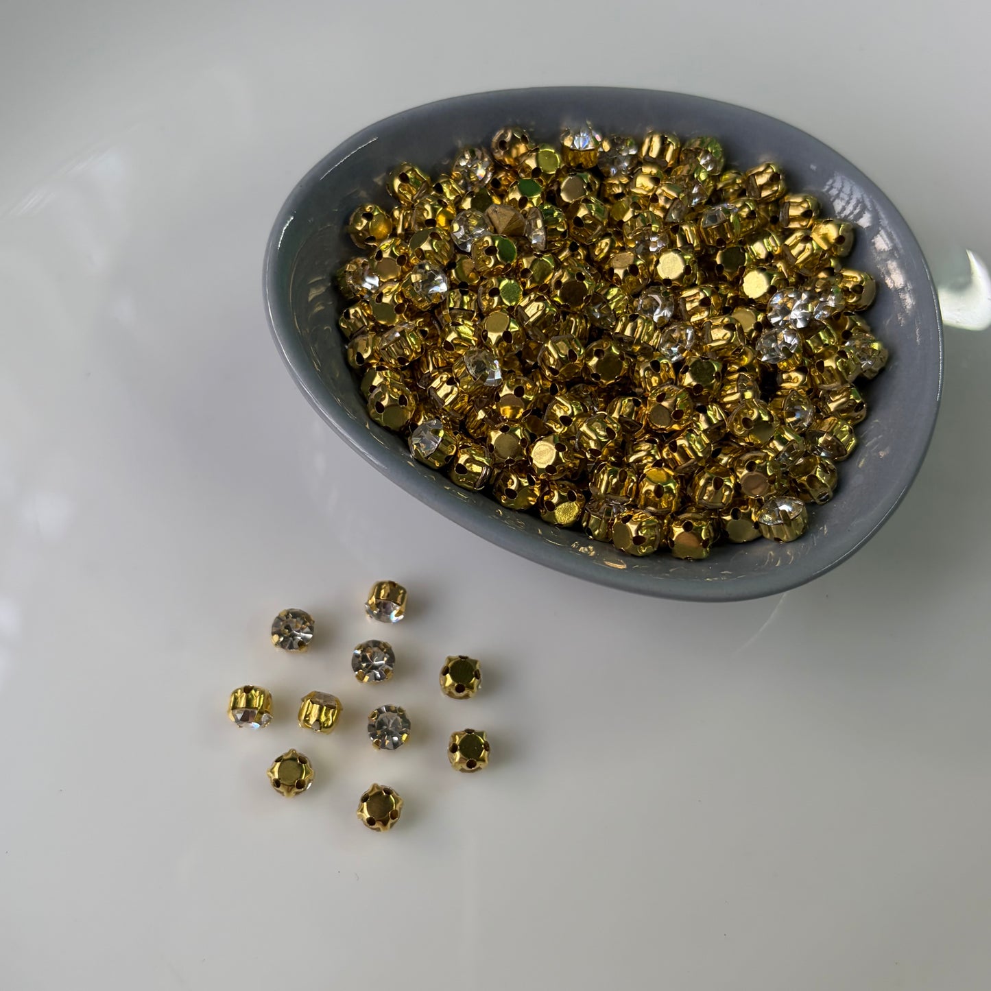 Clip Stones 6mm (5 Grams)