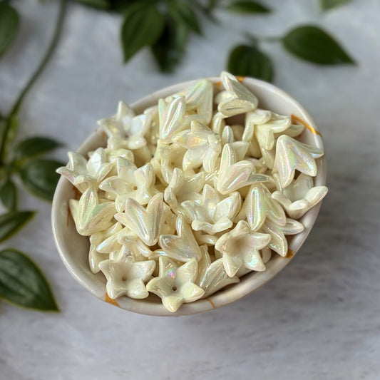 Lily Flowers (10 Grams)
