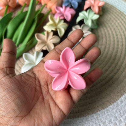 Medium Size Glossy Flower Claws (12 Pieces)