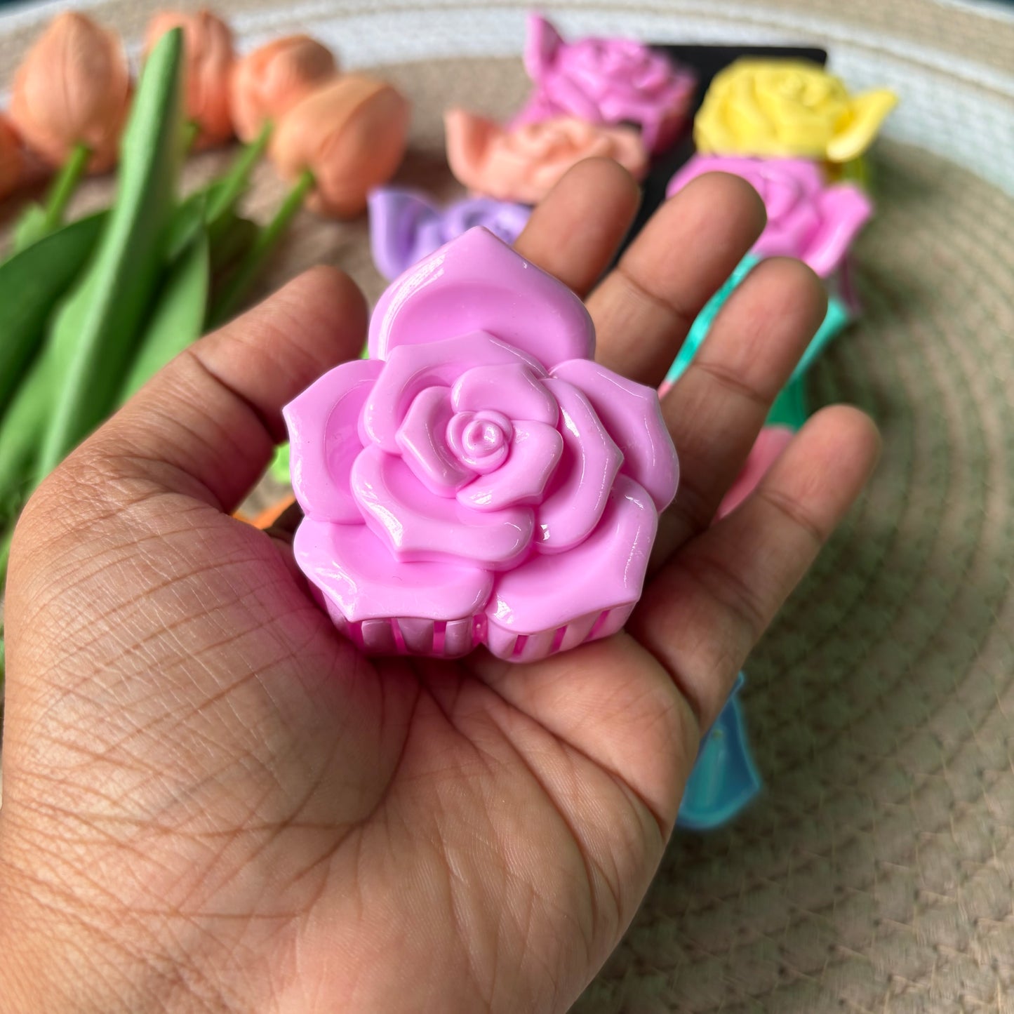 Medium Size Glossy Flower Claws (12 Pieces)