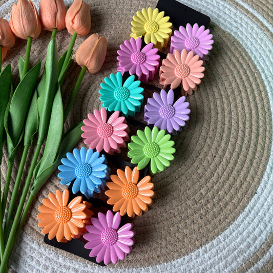 Medium Size Glossy Flower Claws (12 Pieces)