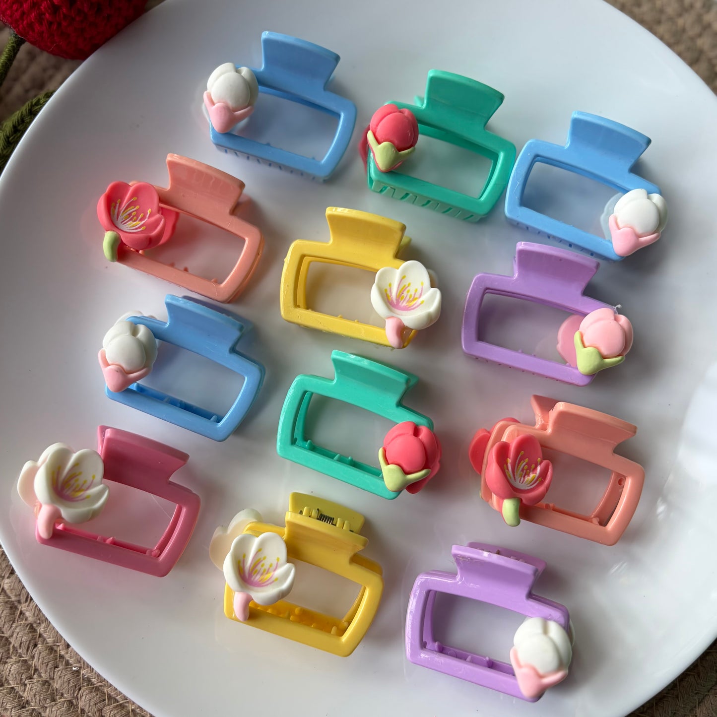 Floral Claws (12 Pieces)