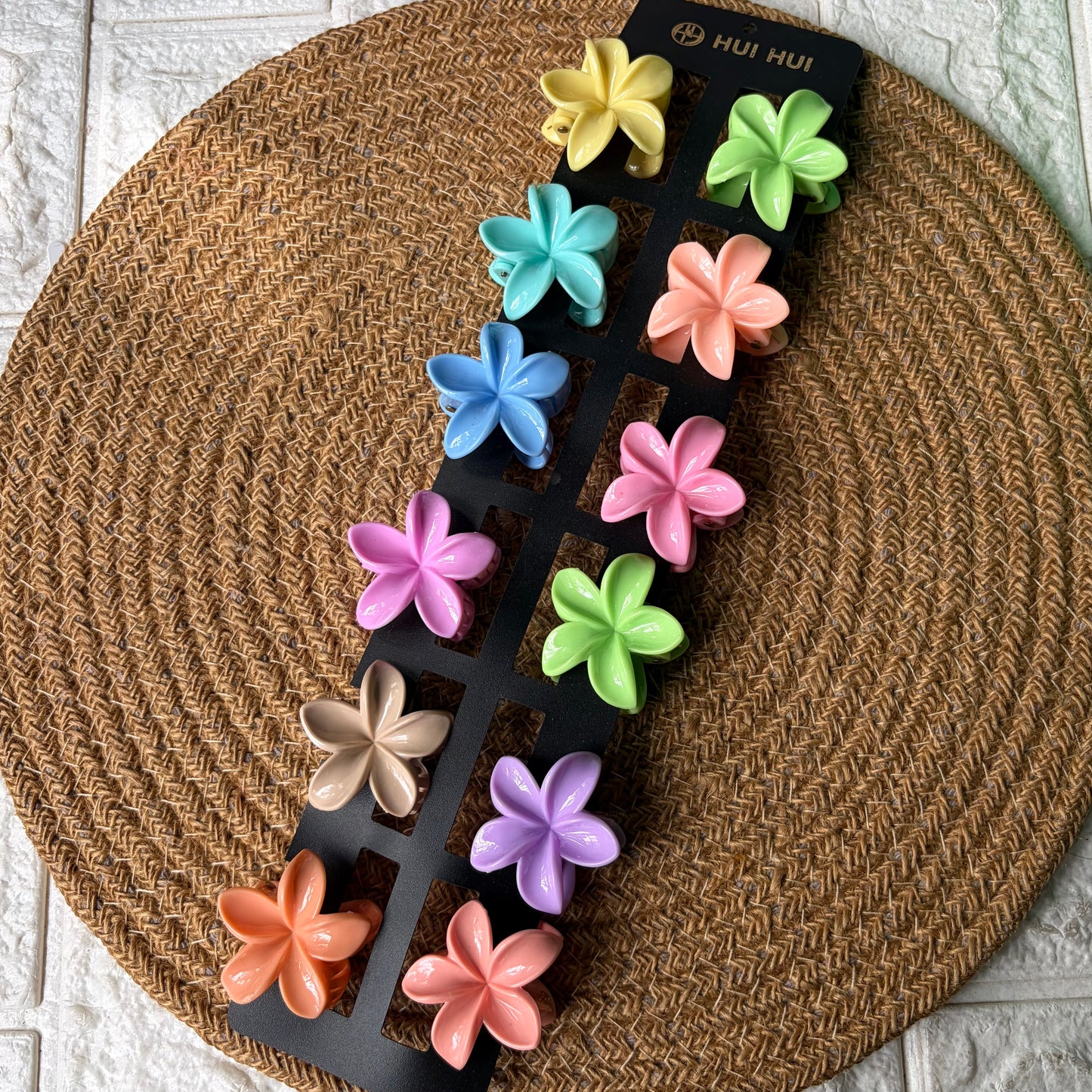 Glossy Flower Claws (12 Pieces)