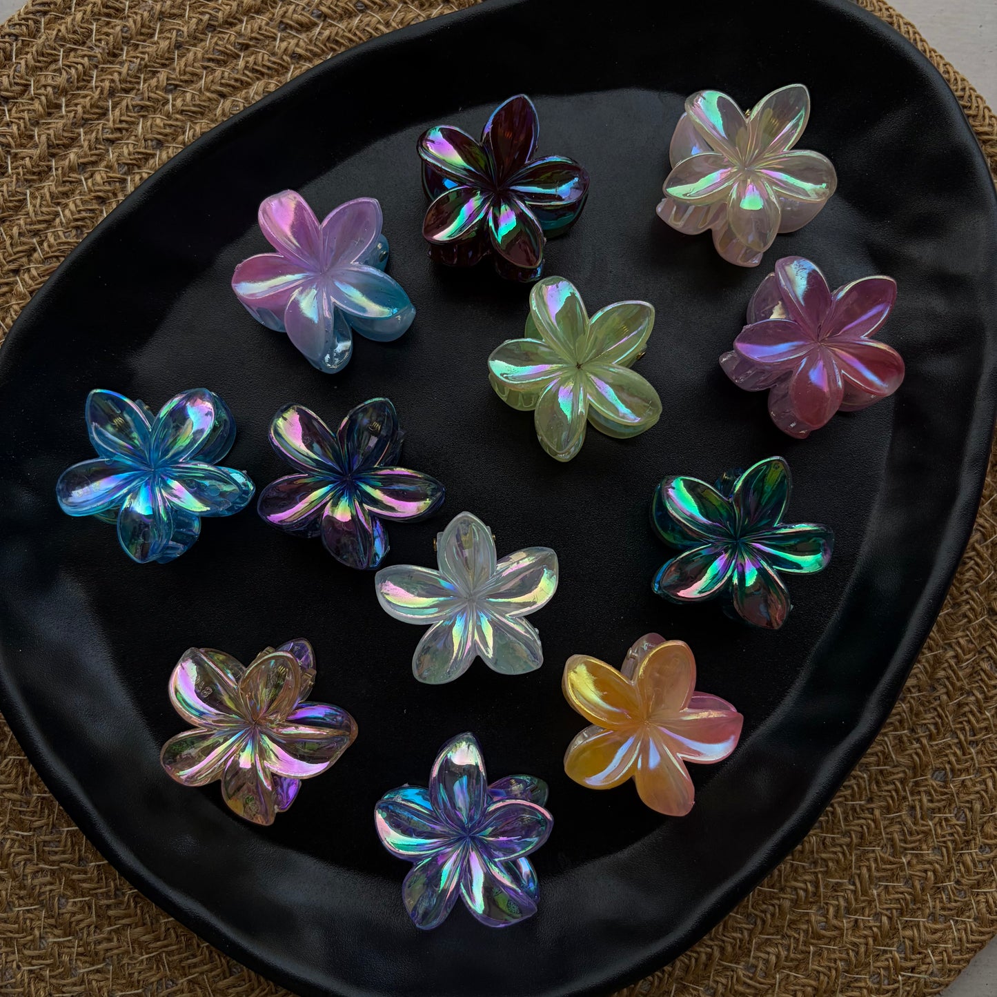 Holographic Mix Combo Claws (12 Pieces)