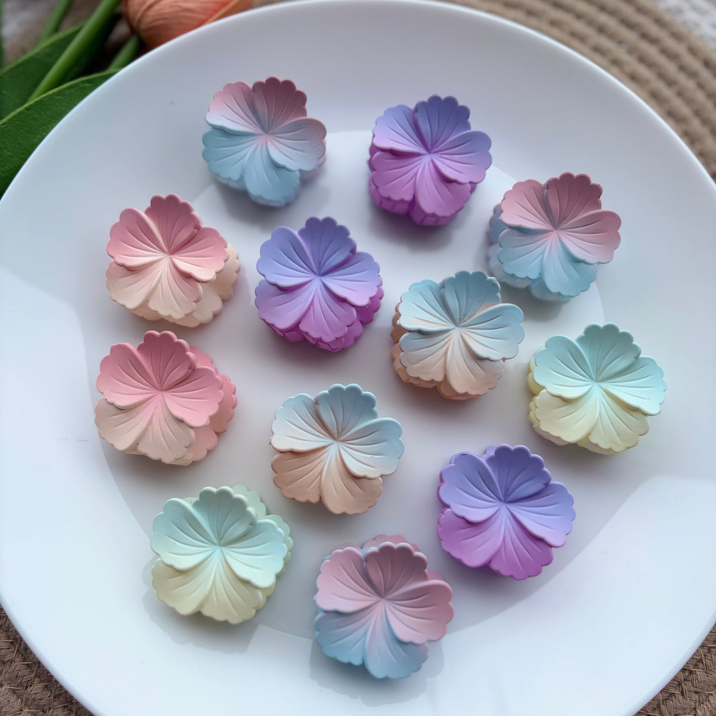 Mattue Dual Hibiscus Claws (12 Pieces)