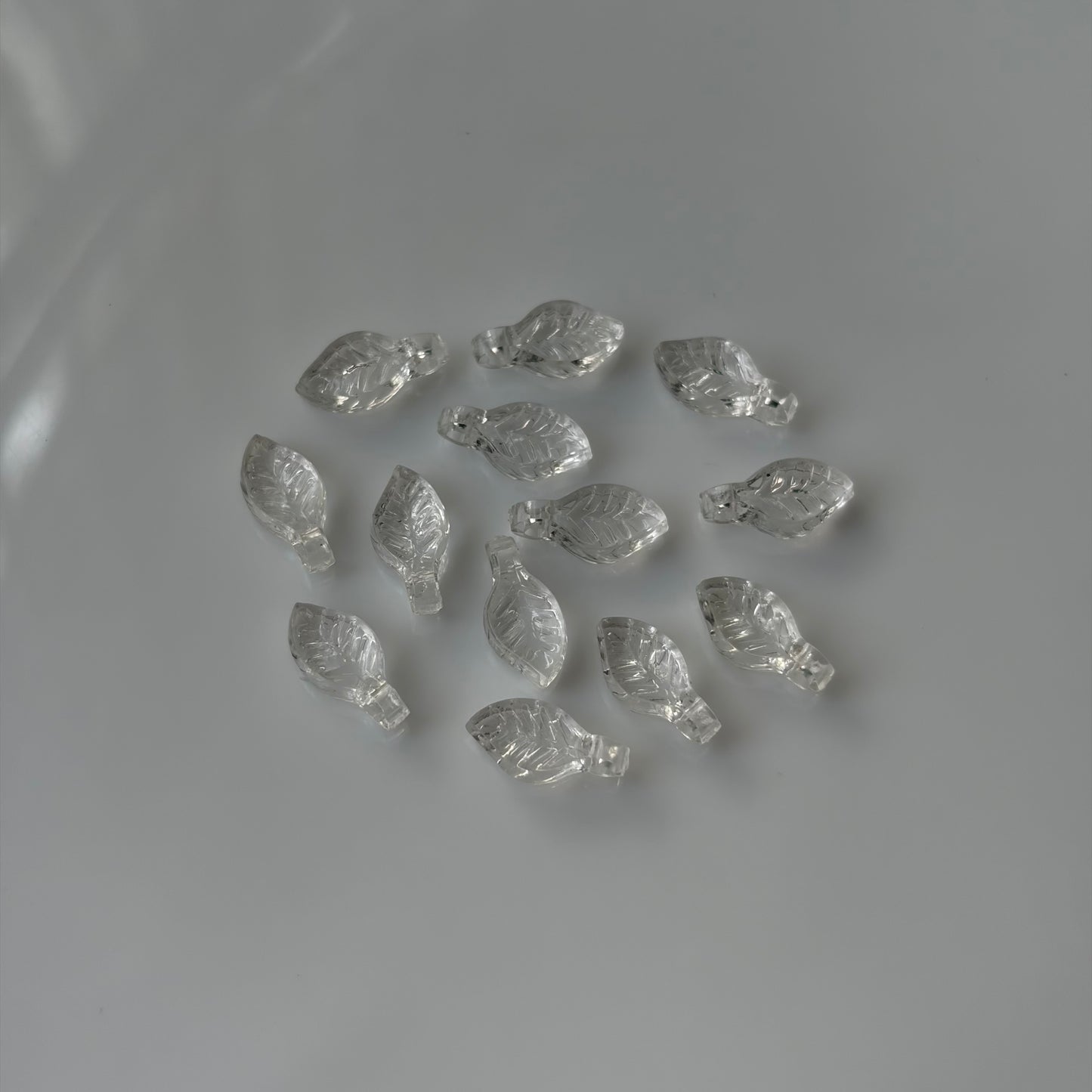 Acrylic Leaf (5 Grams)